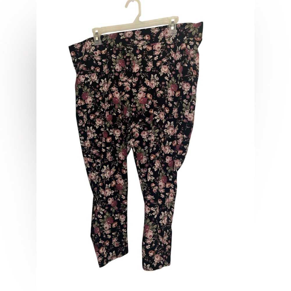 Torrid 3X Black Floral Leggings with Pink Rose Print